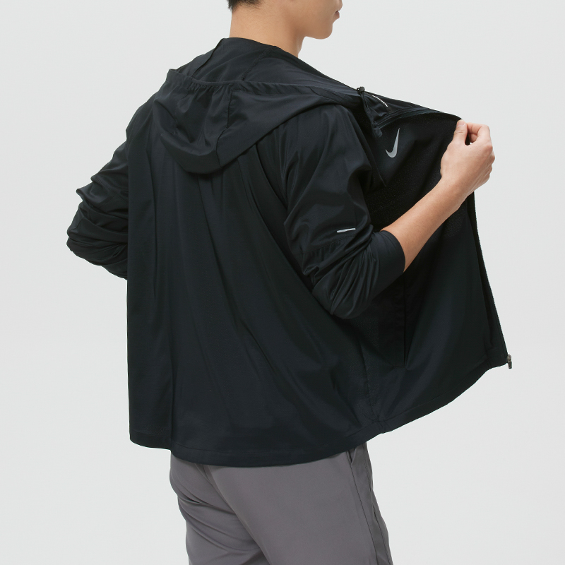 나이키 남성용 스포츠웨어 러닝 피트니스 트레이닝 재킷  - Running Gear Jacket 리뷰 및 가격
